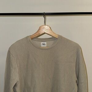 Zara Men’s Ribbed Knit Long Sleeve